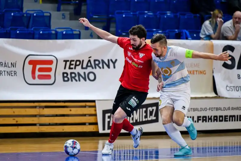 Helas si musel vypít hořkou plzeňskou dvanáctku