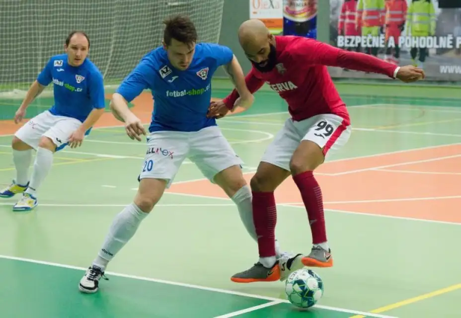 Svarog rozhodl ve druhém poločase