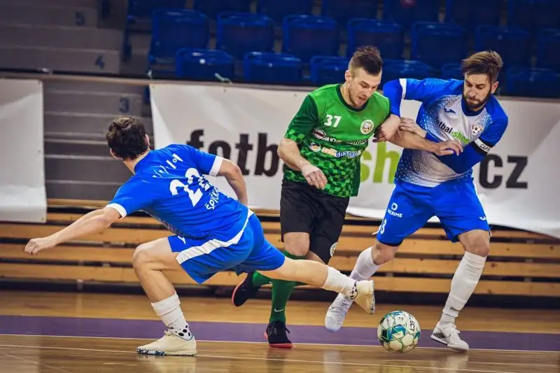V brněnském derby po bodu