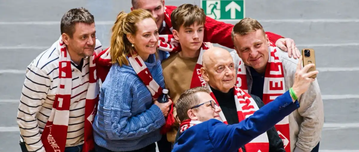 SAKO a STAREZ podporují futsal. Děkujeme!
