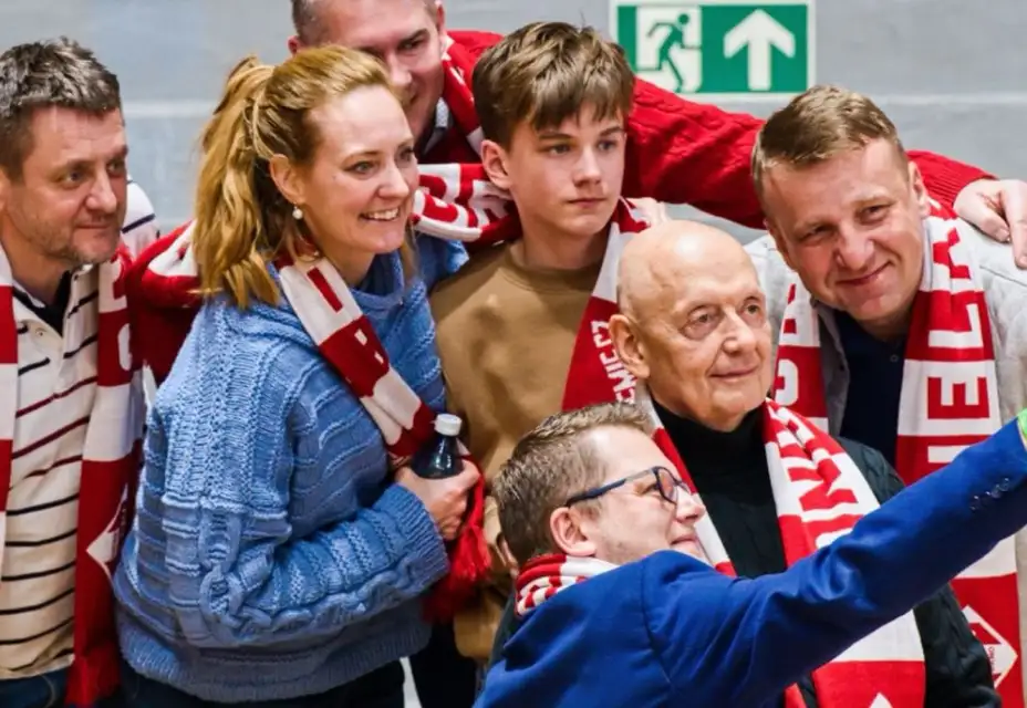 SAKO a STAREZ podporují futsal. Děkujeme!