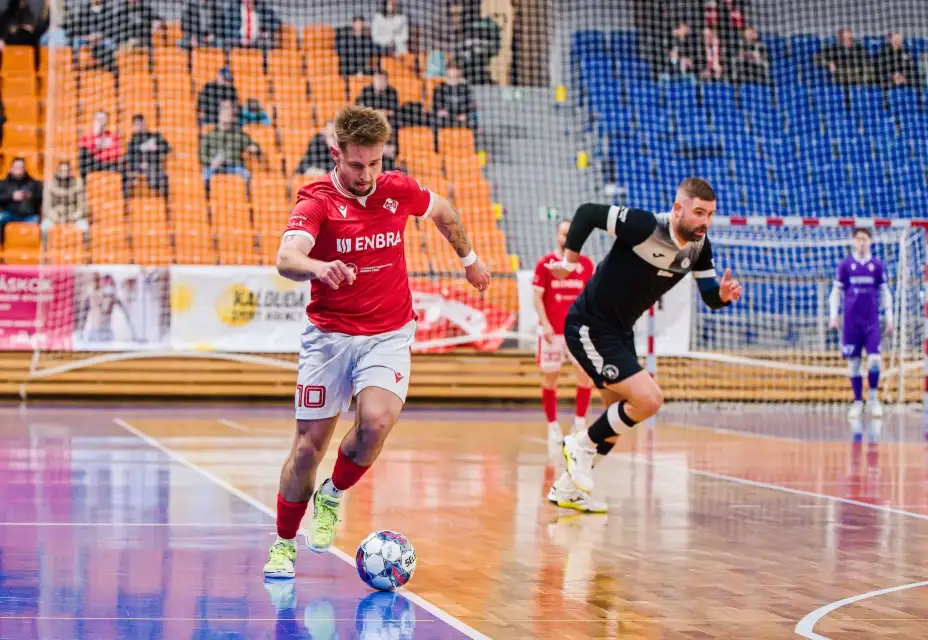 Helas veze domů mečbol, vyhrál v Liberci na penalty