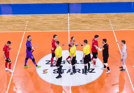 1. Čtvrtfinále 2023/2024 | Helas Brno - International FC Kadaň 6:5 (2:1)