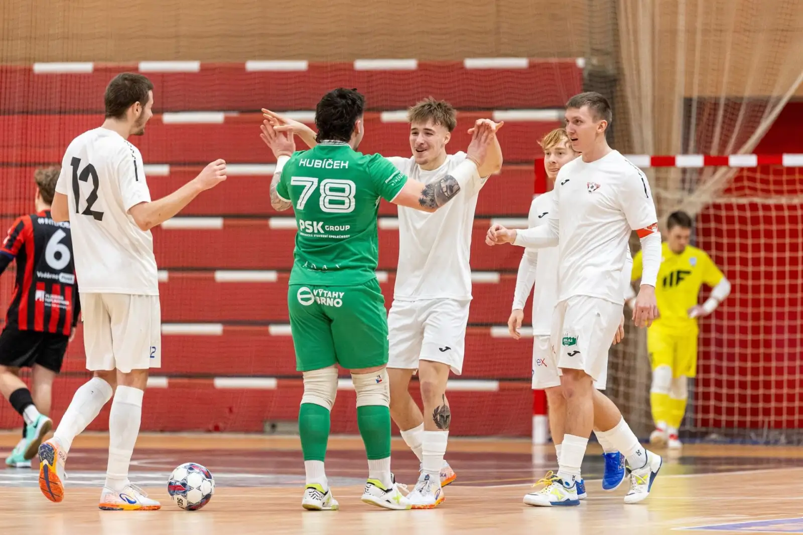 Chrudim obhájila titul. Juniorský bronz míří do Brna