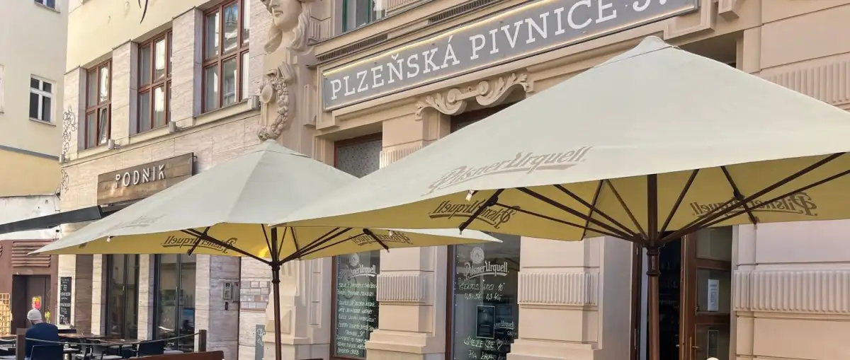 Pivo se zakladatelem a vedením Helasu