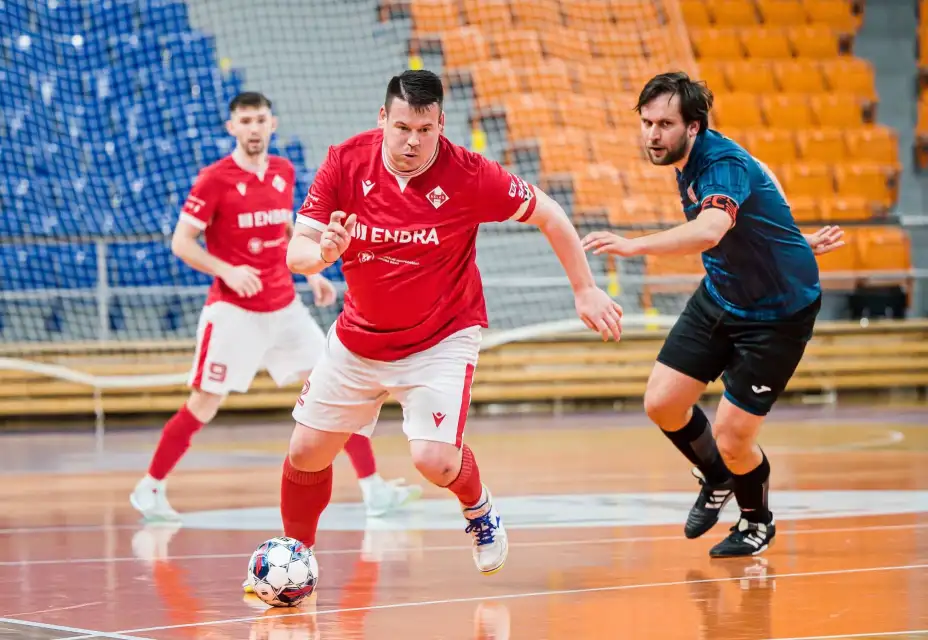 Pohár SFČR - regionální čtvrtfinále| Helas Brno - Edesseg Brno 7:2 (4:1)